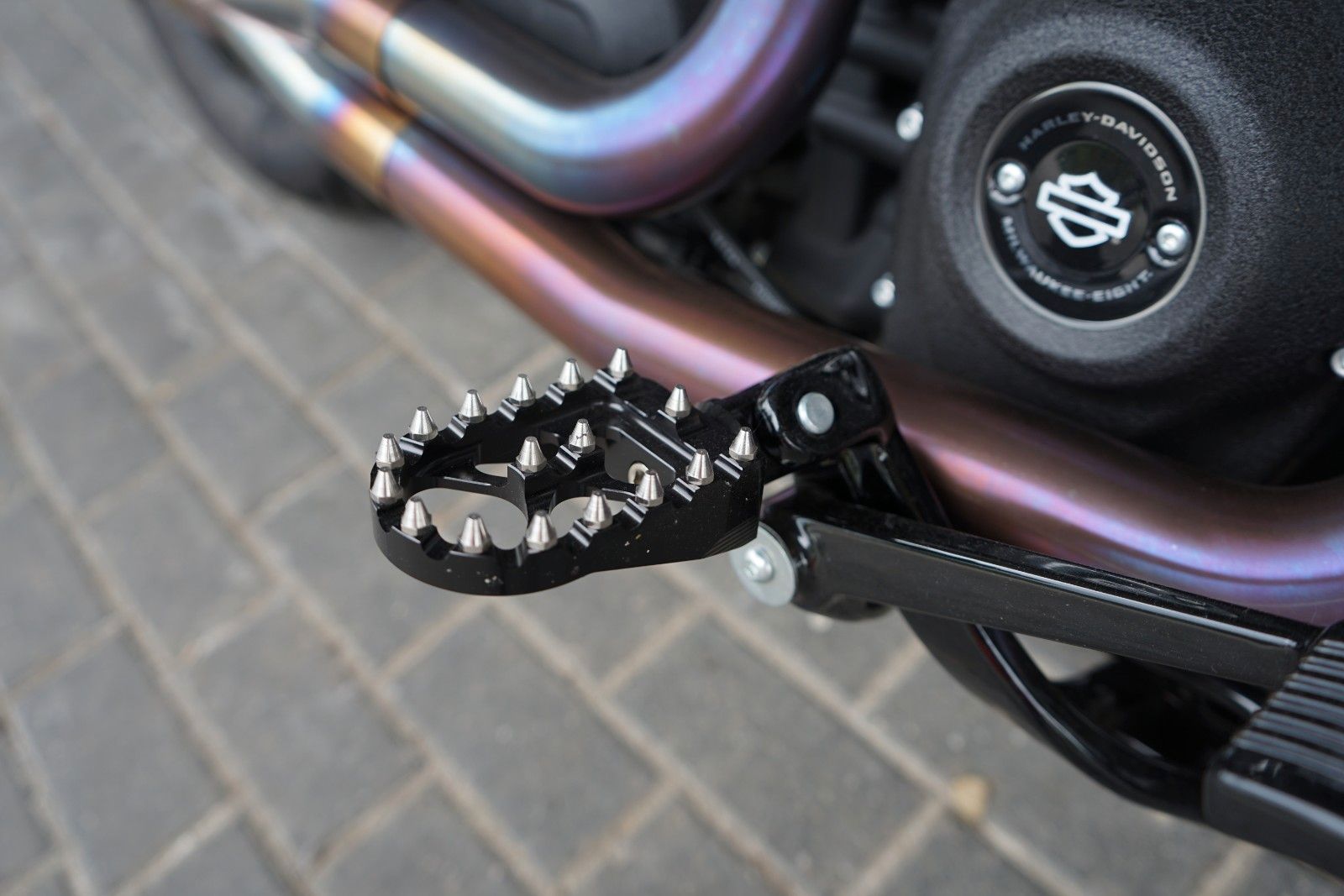 Fahrzeugabbildung Harley-Davidson Softail Street Bob 114 CLUBSTYLE Öhlins Zard DON