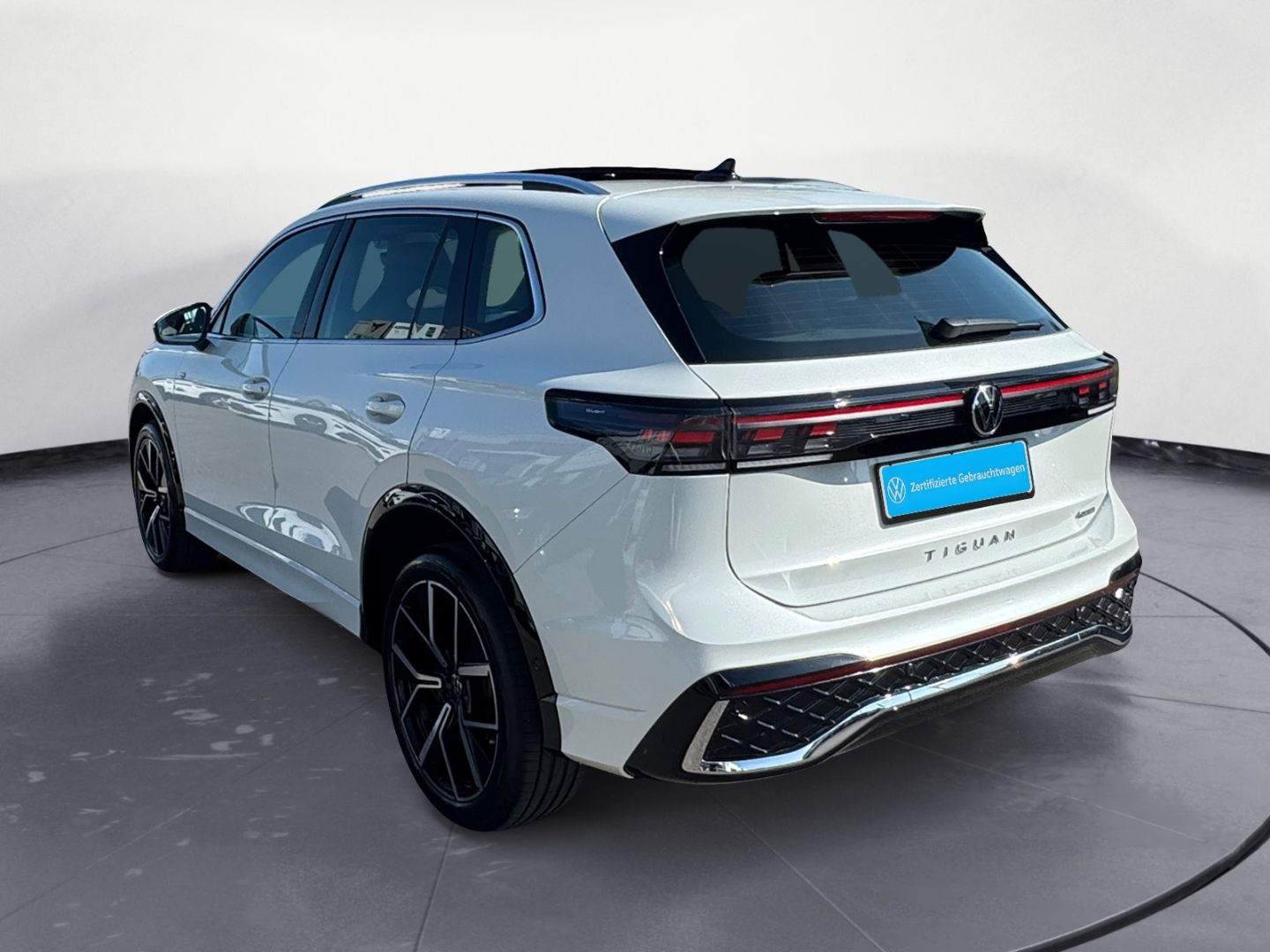 Volkswagen Tiguan R-Line 2.0 TDI DSG MATRIX NAVI KAMERA PAN foto 3