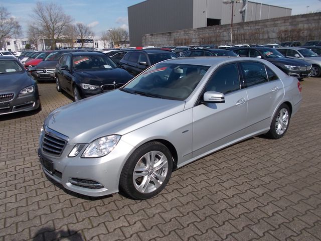 Mercedes-Benz E 220 CDI Avantgarde Navi Comand, AHK, SHZ