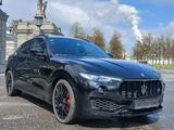 Maserati Levante 3.0 V6 430HP Modena S Auto 4WD Modena S - Maserati Levante von privat