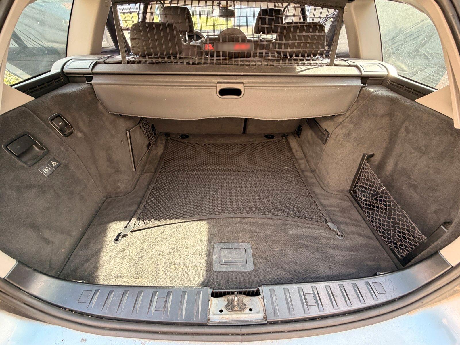 BMW 330 2009 — photo 7