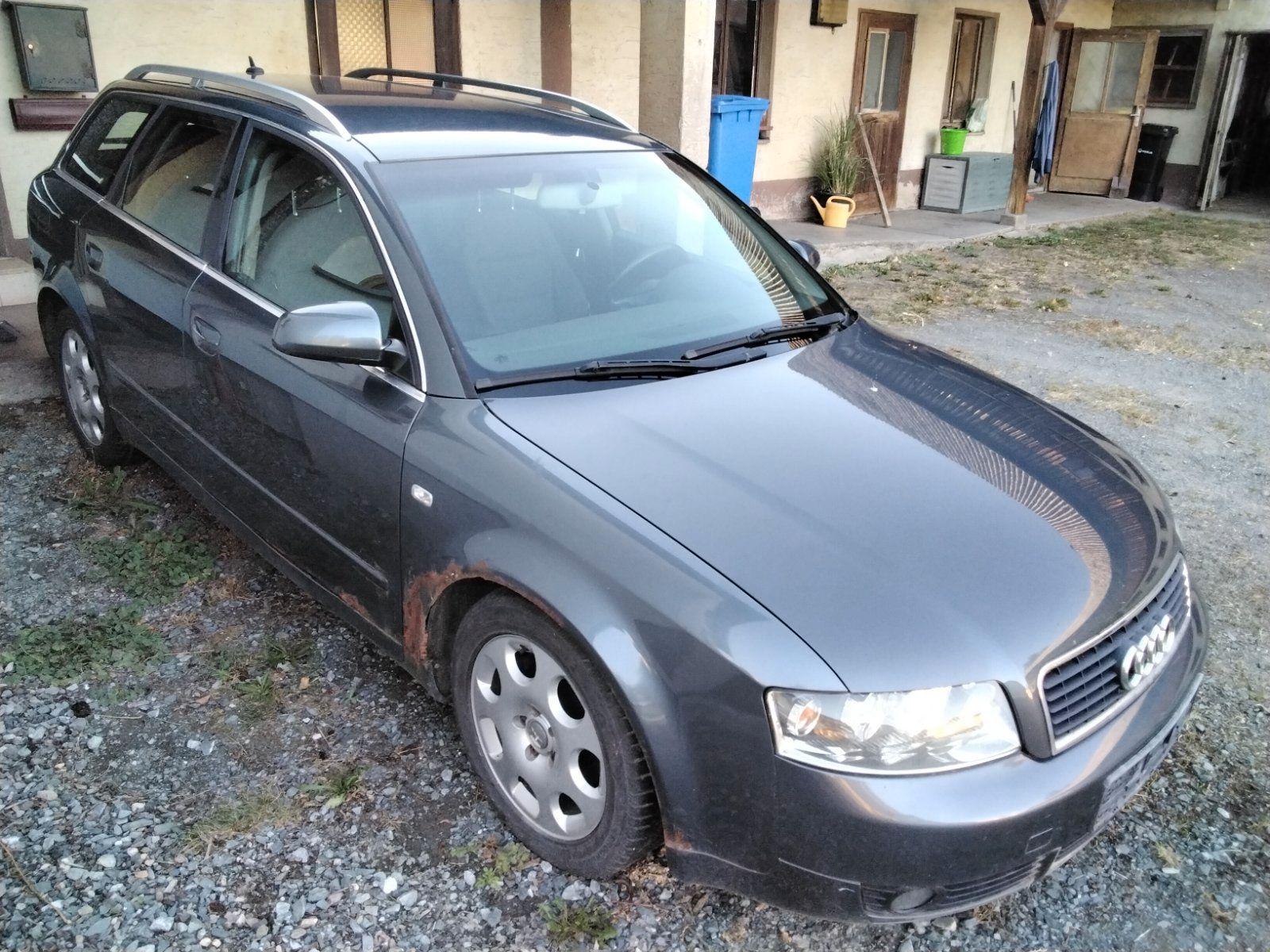Audi A4 2004 — вигляд ззаду