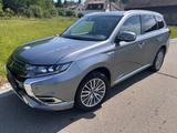 Mitsubishi Plug-in Hybrid Outlander FA Plus Fahrassistenz - silberne Mitsubishi Plug-in Hybrid Outlander