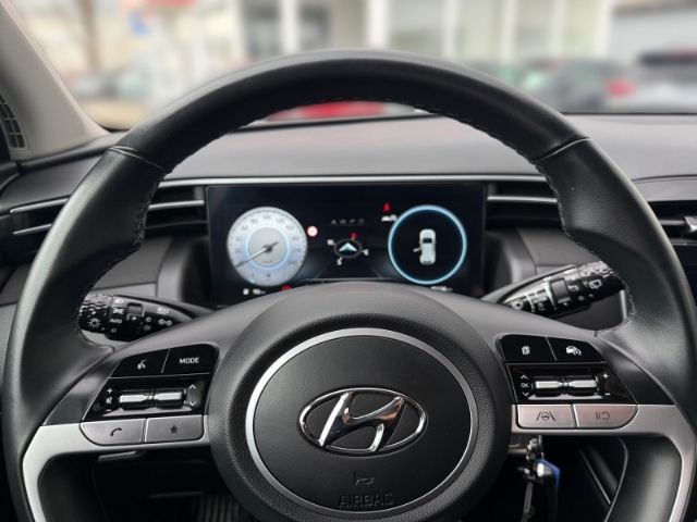 Fahrzeugabbildung Hyundai Tucson Select 2WD +KLIMA+NAVI+RFK+PDC+SHZ+UVM+