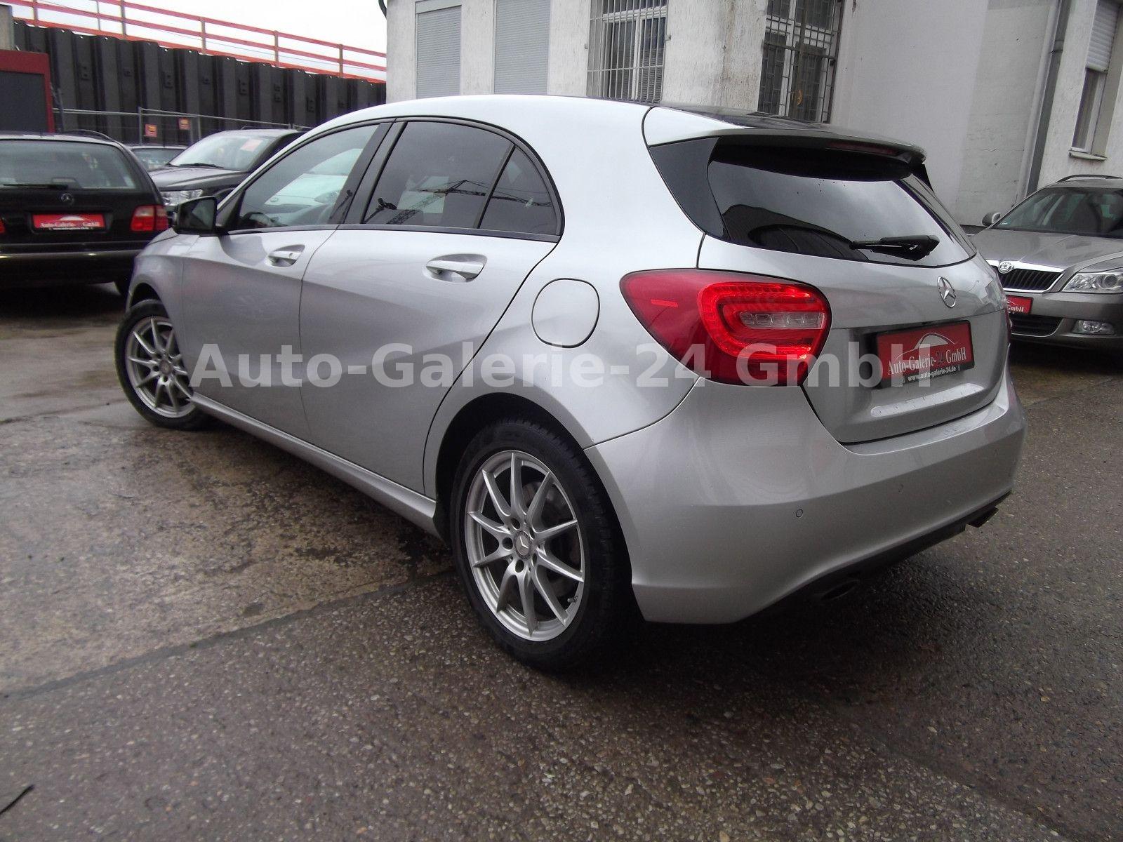 Mercedes-Benz A -Klasse 250 4Matic Autom, Navi, Teilleder