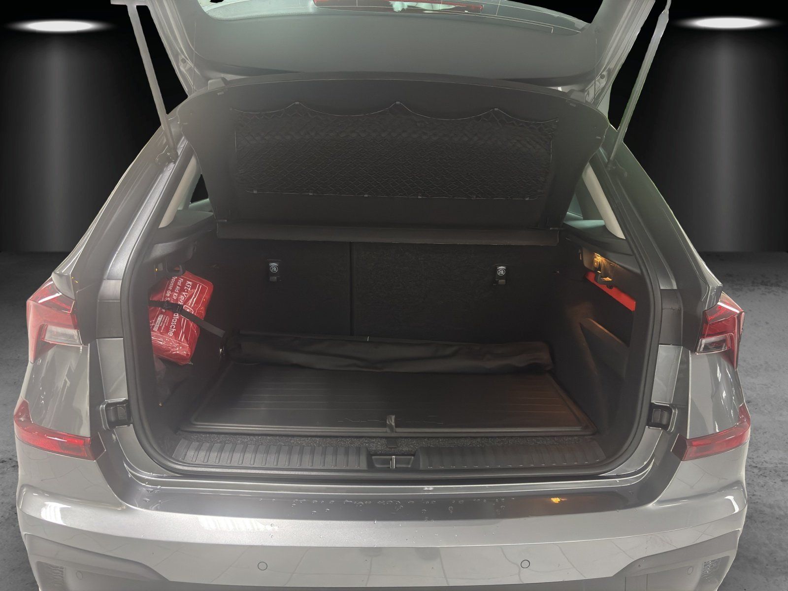 Fahrzeugabbildung SKODA Kamiq Tour 1,0 TSI 85 kW DSG