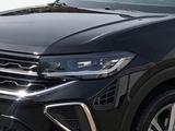 Volkswagen T-Cross 1.0 TSI DSG R-LINE+KAMERA+NAVI - Volkswagen T-Cross mit Benzin-Antrieb: mit Navigationssystem, Geländewagen
