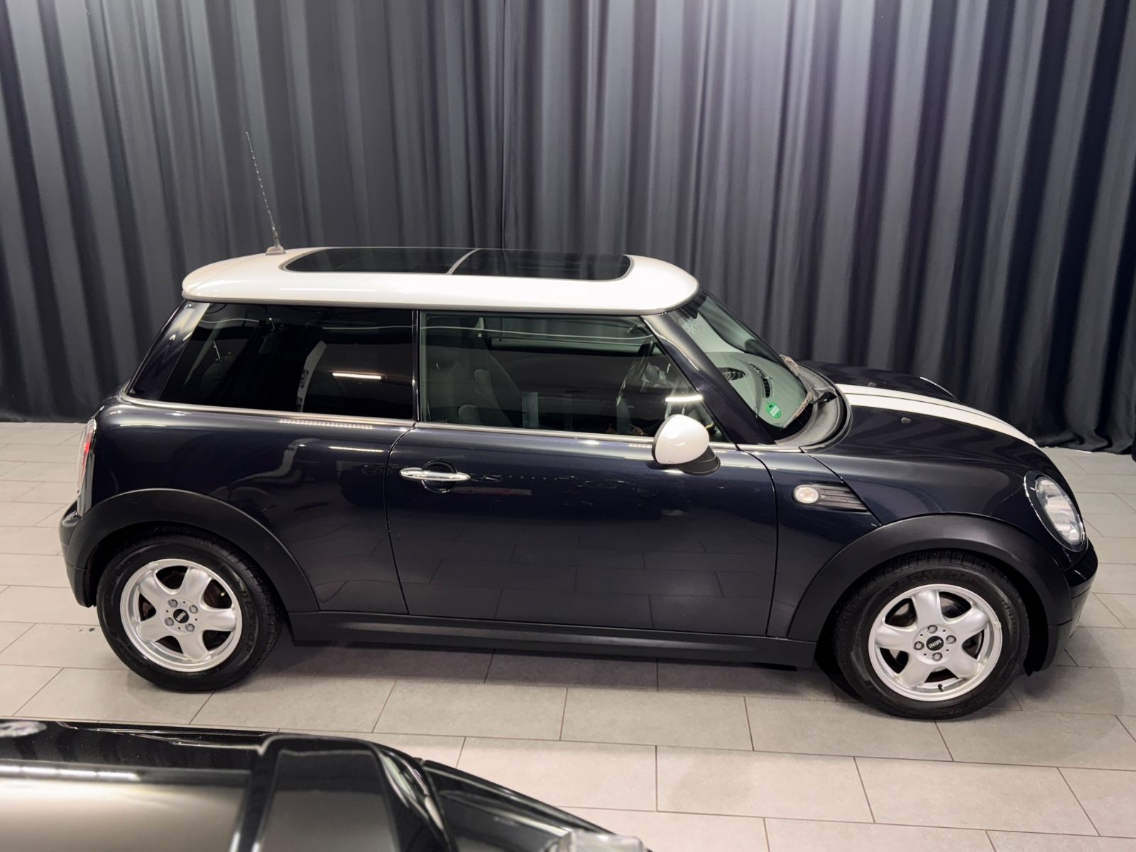 Fahrzeugabbildung MINI COOPER Mini Cooper|PANORAMA|XENON|AUTOMATIK|