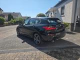 BMW 118i 5-TÜRER|Panorama Dach|SHZ|PDC|33.000 KM - mit Benzin-Antrieb: Schwarz, Panorama Dach