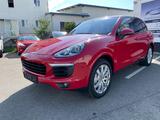 Porsche Cayenne S 1.Hand Keyless Pano Lückenlos Porsche - Porsche Cayenne: Rot