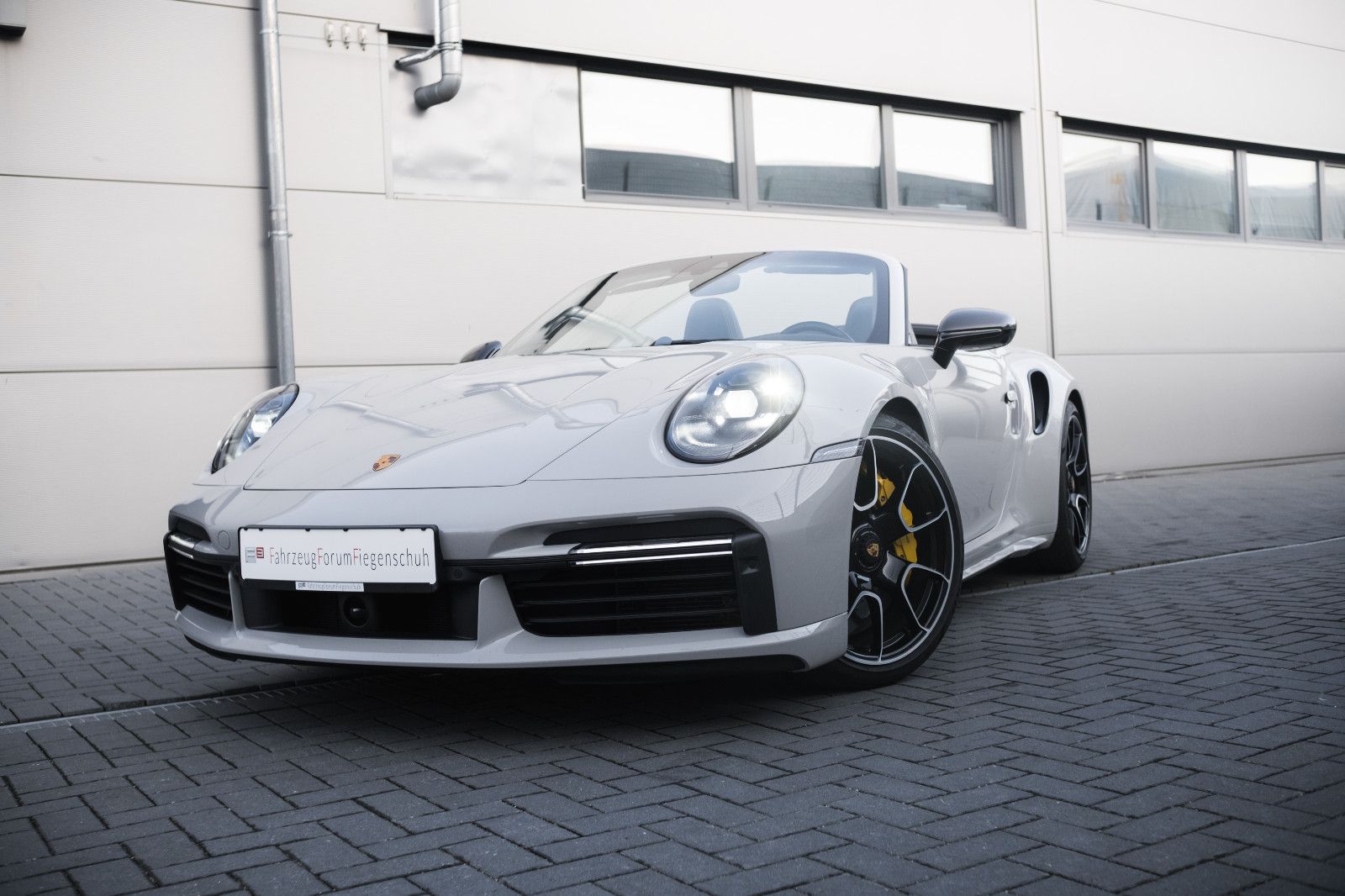 Fahrzeugabbildung Porsche 992/911 Turbo S Cabrio, Lift, Burm., Inno, LED