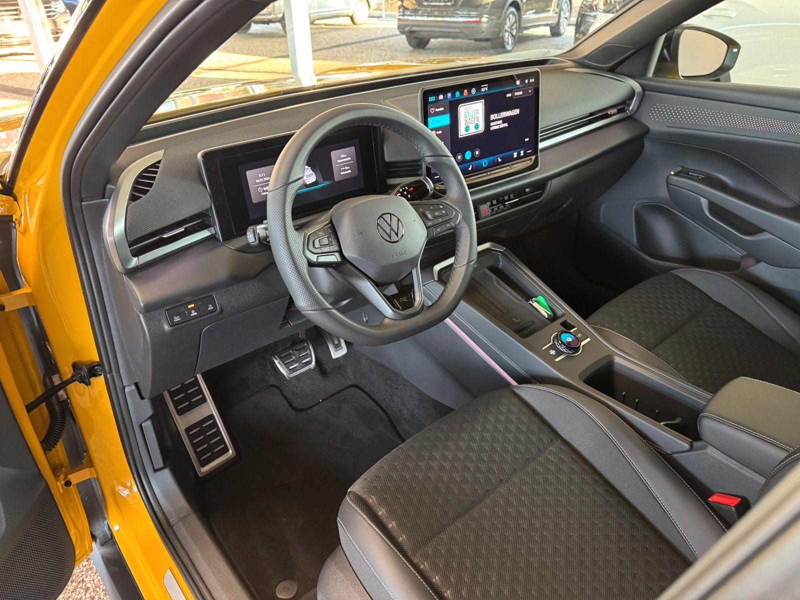 Volkswagen T-Roc R-Line Black Style DSG | Pano | AHK | ACC