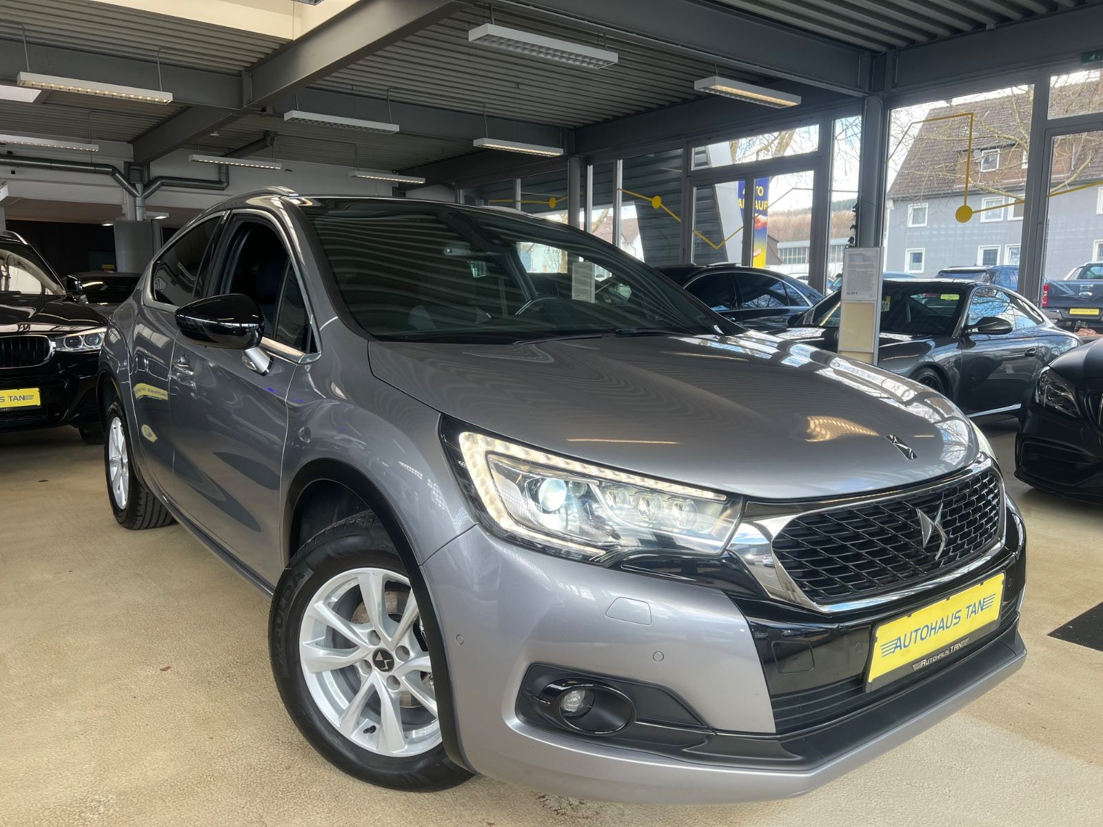 Fahrzeugabbildung Citroën DS4 Crossback *RÜCKFAHRKAMERA*NAVI*