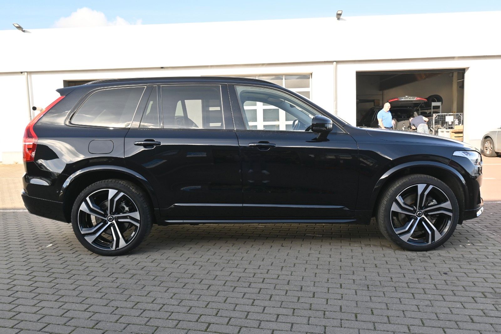 Fahrzeugabbildung Volvo XC90 T8 AWD RC Ultra Dark*LUFT*360°*ACC