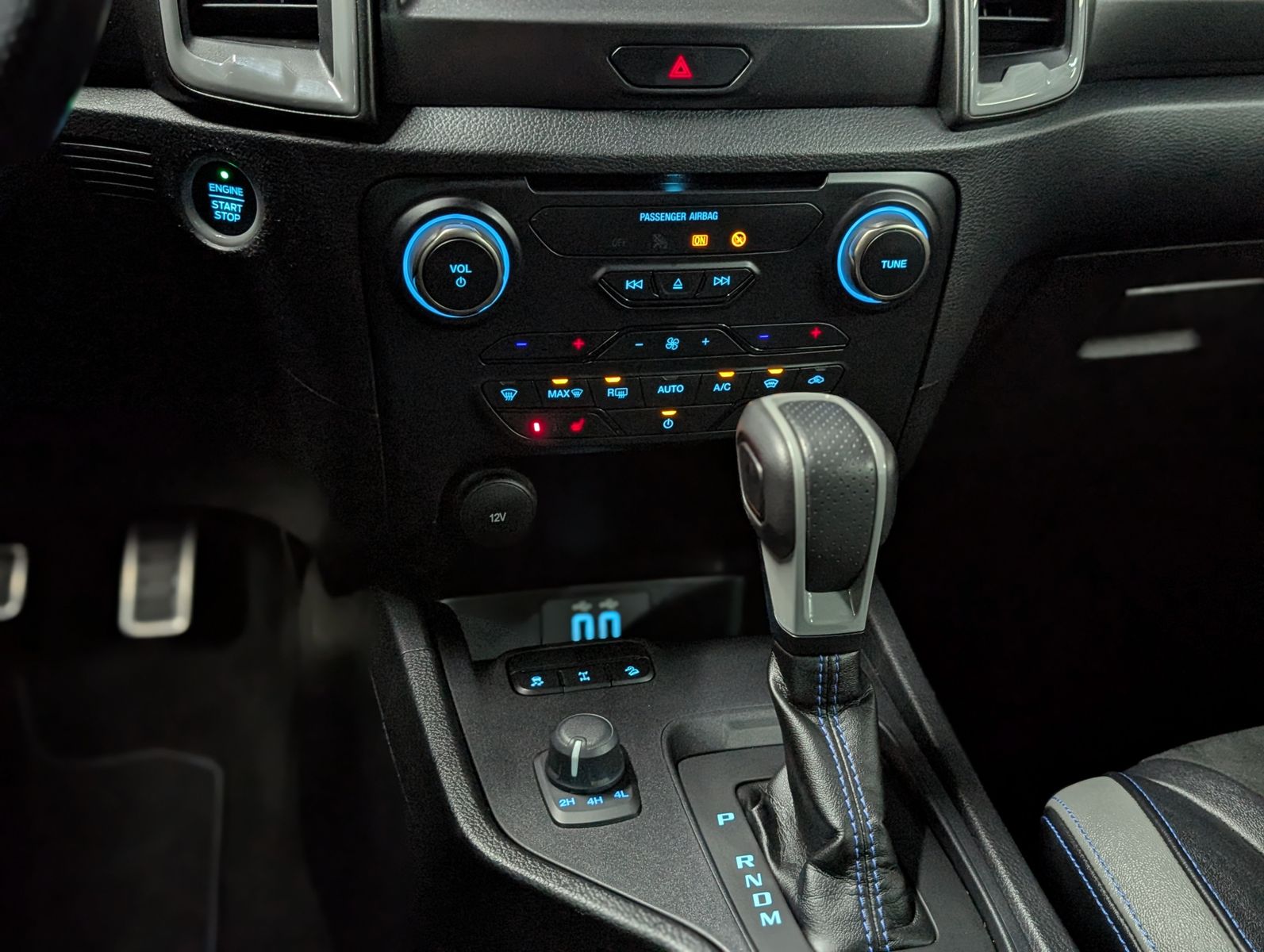 Fahrzeugabbildung Ford Ranger Raptor DoKa 4x4 Performance ROLLO LED AHK