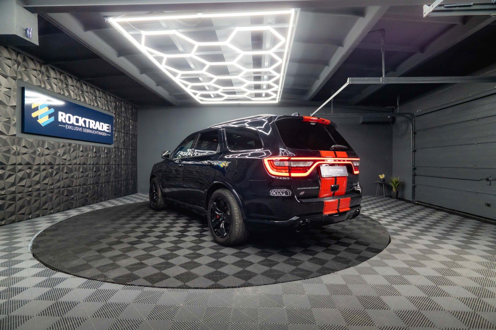 Fahrzeugabbildung Dodge Durango 6.4 V8 SRT Performance 4x4 Night-Paket