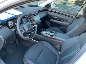 Fahrzeugabbildung Hyundai TUCSON HEV 1.6 T-GDi 230PS 6-AT 2WD Select LED
