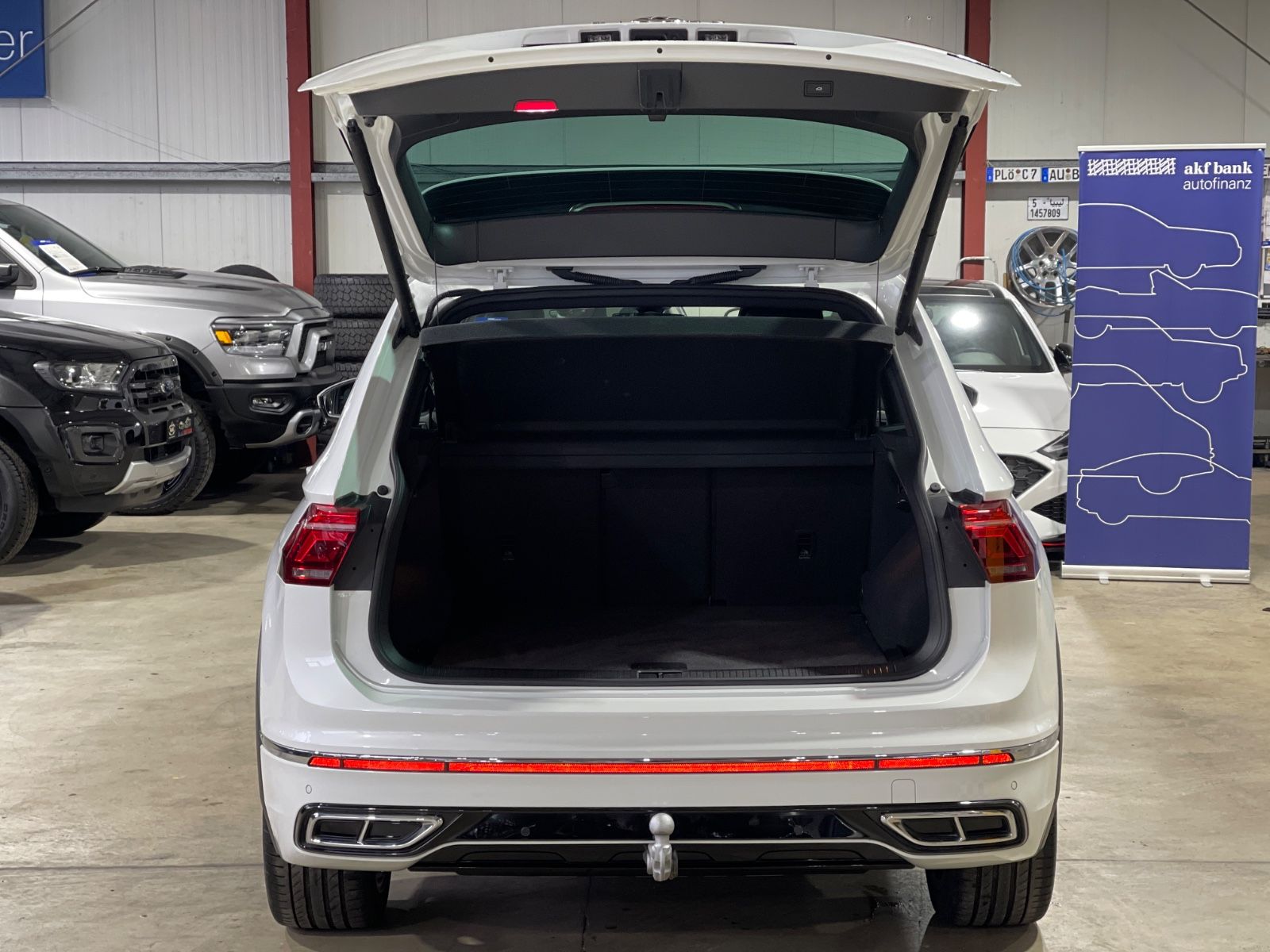 Volkswagen R-LINE 4MOT 245 PS SHZ HINTEN PANO AHK foto 8