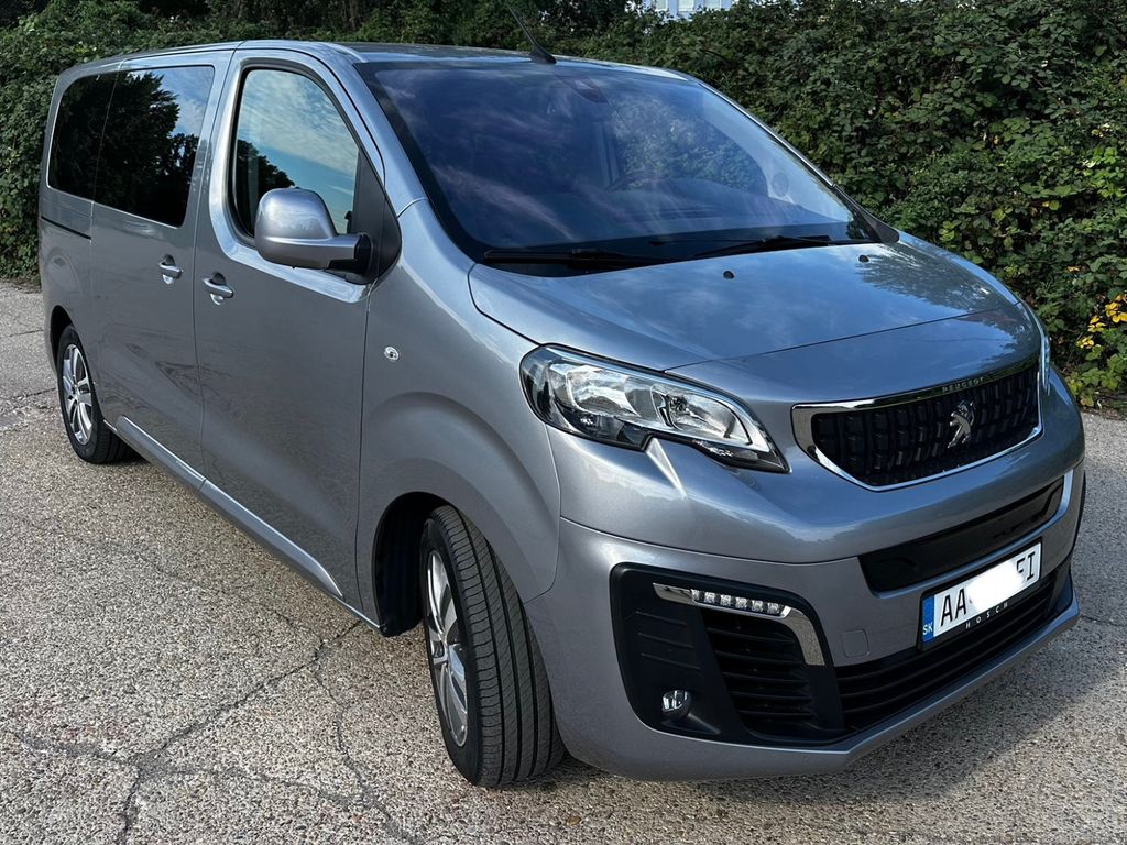 Peugeot e-Traveller