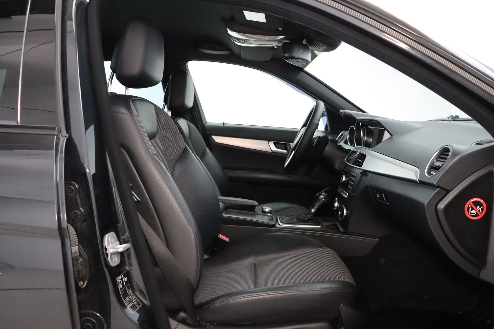 Fahrzeugabbildung Mercedes-Benz C 250 CDI T BlueEFF AVANTG. AMG-Paket * DIS *