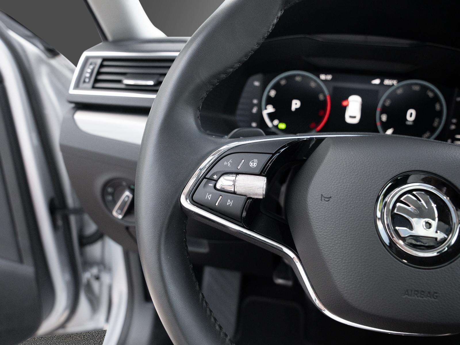 Skoda Superb Style AHK PANO Progressivlenkung DAB+, миниатюра 17