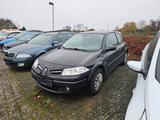 Renault Megane II Lim. 3-trg. Avantage - Renault Megane Avantage mit Benzin-Antrieb