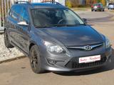 Hyundai i30 cw 1,6 Comfort Blue - Hyundai i30 mit Benzin-Antrieb: Kombi, 1.6