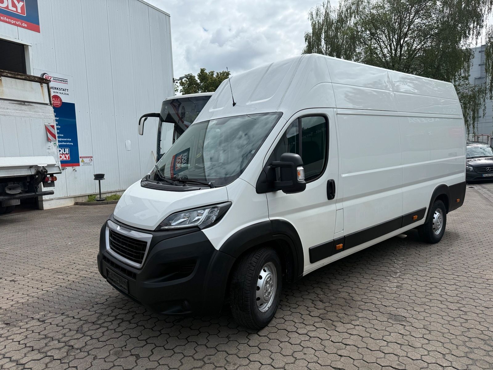 PEUGEOT Boxer