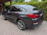 BMW X4 35d M-Paket, Navi, HUD, AHK - BMW X4 mit Diesel-Antrieb: Grau