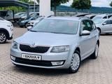 Skoda Octavia Combi Elegance - Skoda Octavia aus 2013