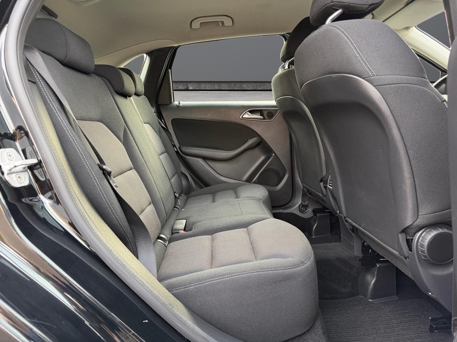 Mercedes-Benz B 180 Sports Tourer, AHK