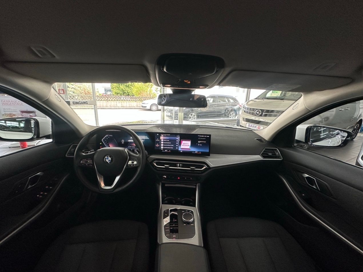 BMW 318d Touring Wenig km + Park Assist + DA Assist foto 15