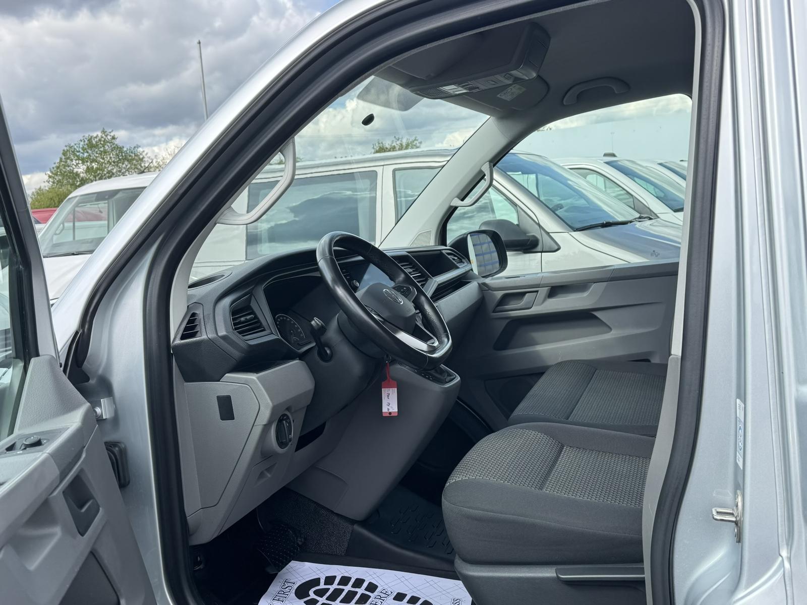Volkswagen T6 Transporter 6.1 Kasten TDI DSG AHK*NAVI*MFL