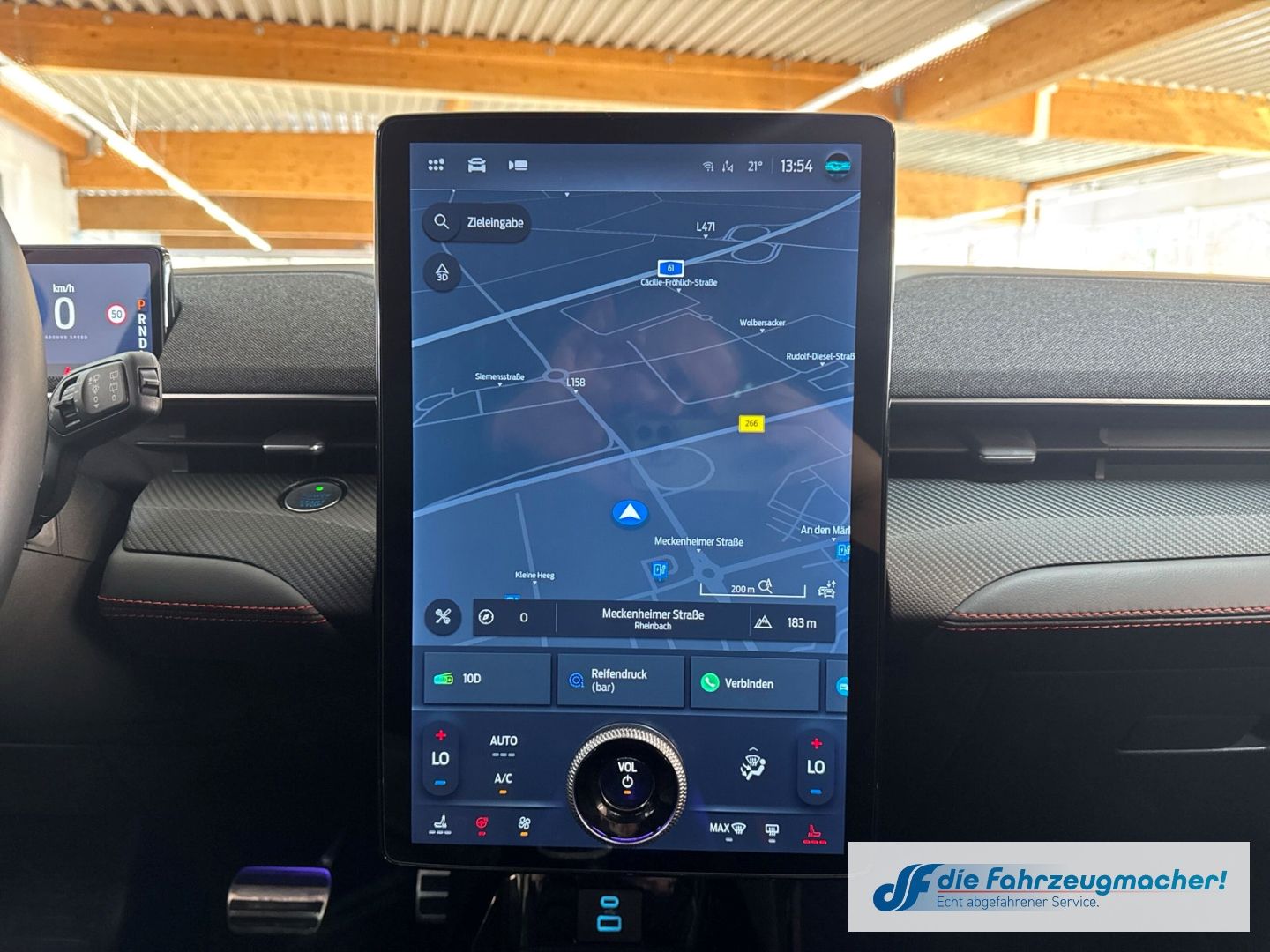 Fahrzeugabbildung Ford Mustang MACH-E Premium AWD Navi Digitales Cockpi
