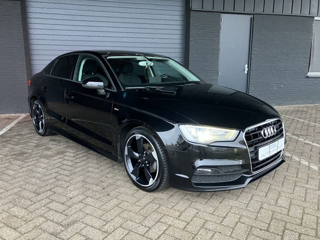 Audi A3 Limousine 1.6 TDI S-LINE-XENON-18"RS