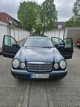 Mercedes-Benz E230 - Mercedes-Benz E 230 aus 1996