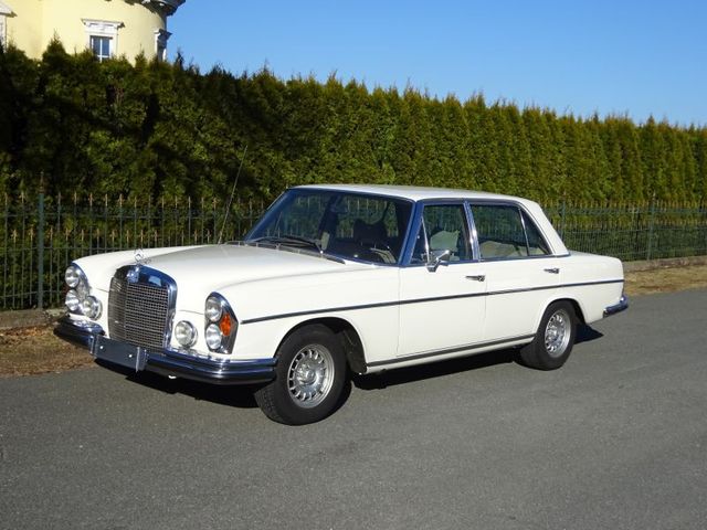 Mercedes-Benz 300 SEL/8   6.3  Deutsches Fahrzeug