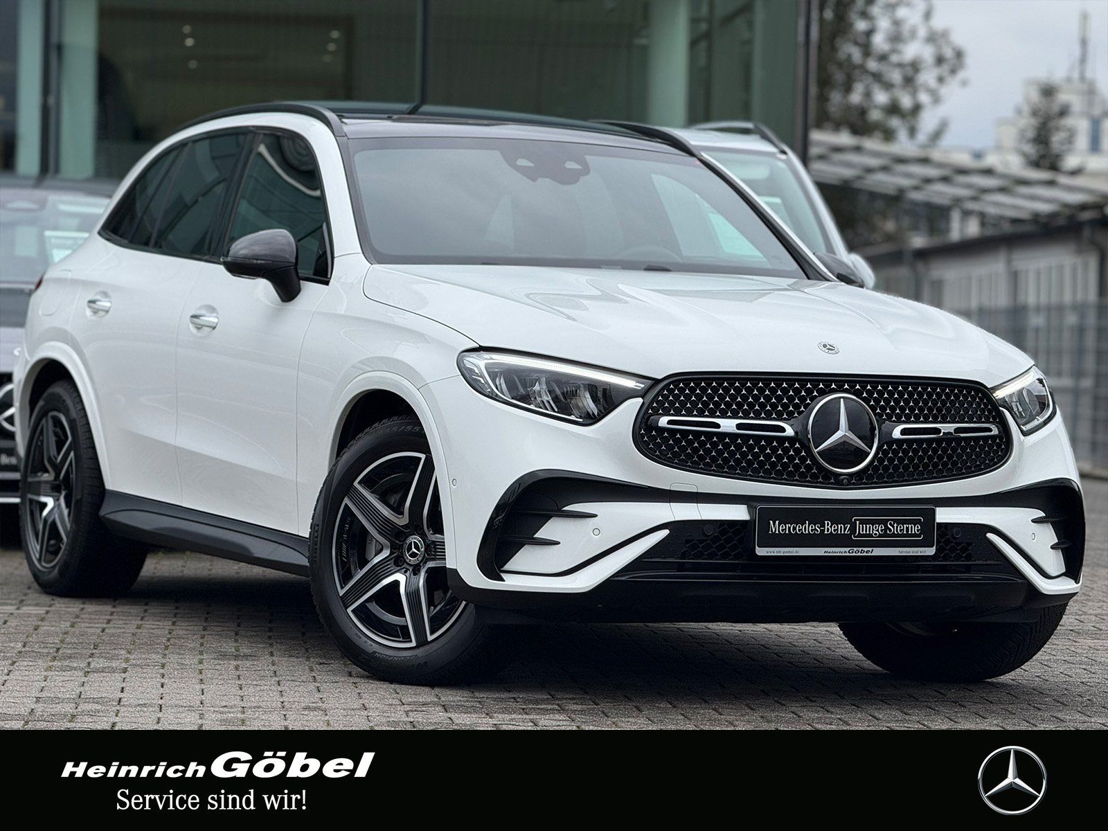 Fahrzeugabbildung Mercedes-Benz GLC 220 d 4M AMG*AHK*PANO*DISTRONIC*360°KAMERA
