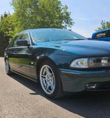 BMW e39 528i - BMW 528: E39 528i