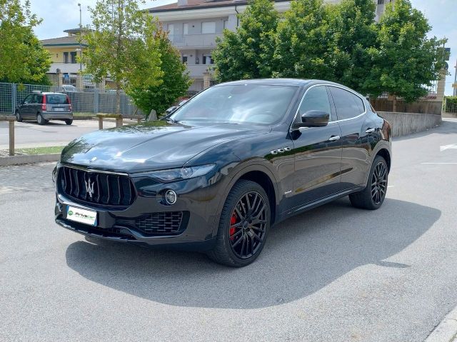 Maserati Levante V6 Diesel 275cv AWD Gransport U