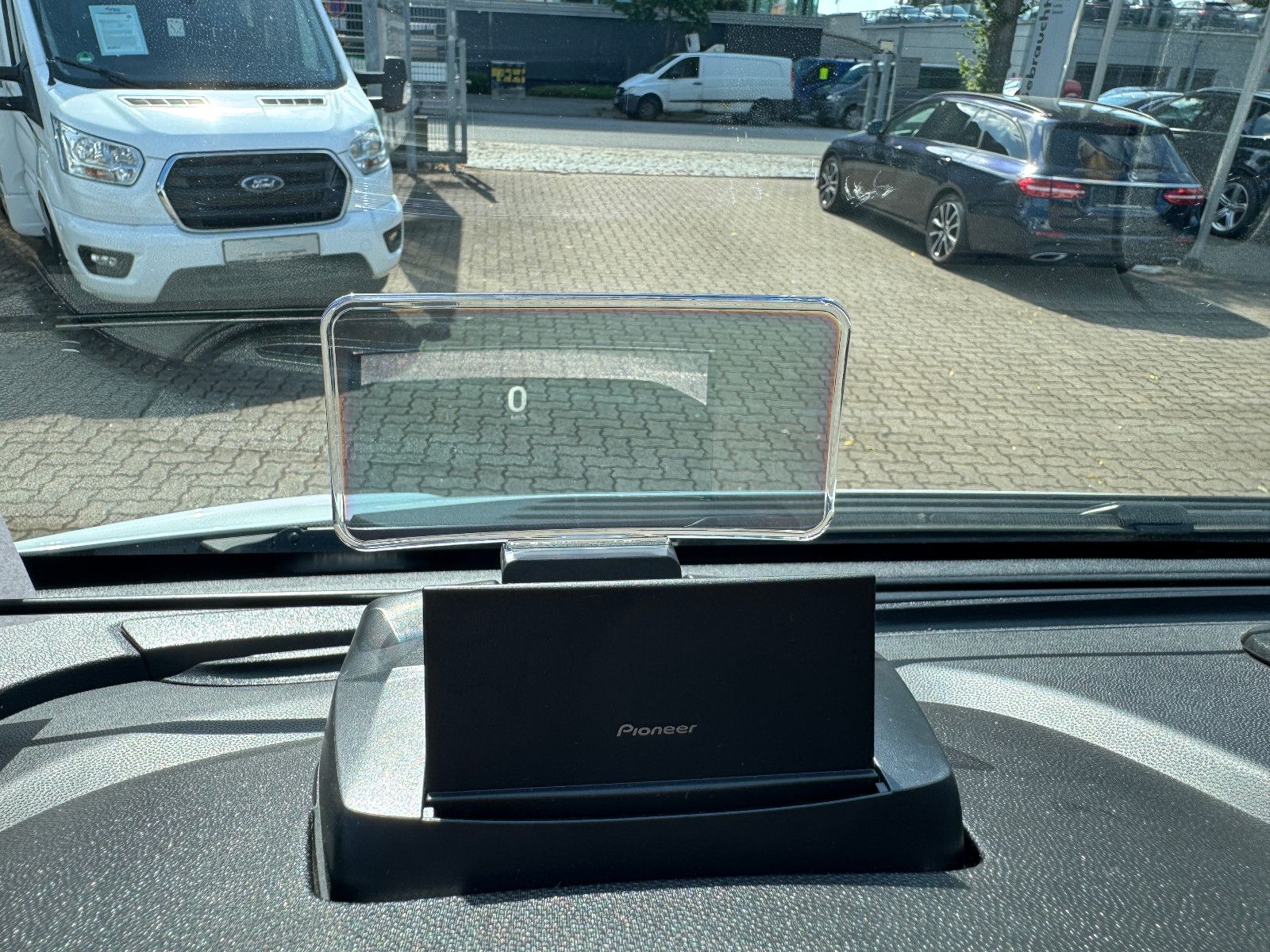 Fahrzeugabbildung Weinsberg CaraCompact 600 MF EDITION PEPPER SOLAR TV SAT