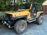 Jeep   JEEP WRANGLER YJ "CATERPILLAR"  5,7 V8 - gebrauchte Jeep Wrangler aus dem Jahr 1994
