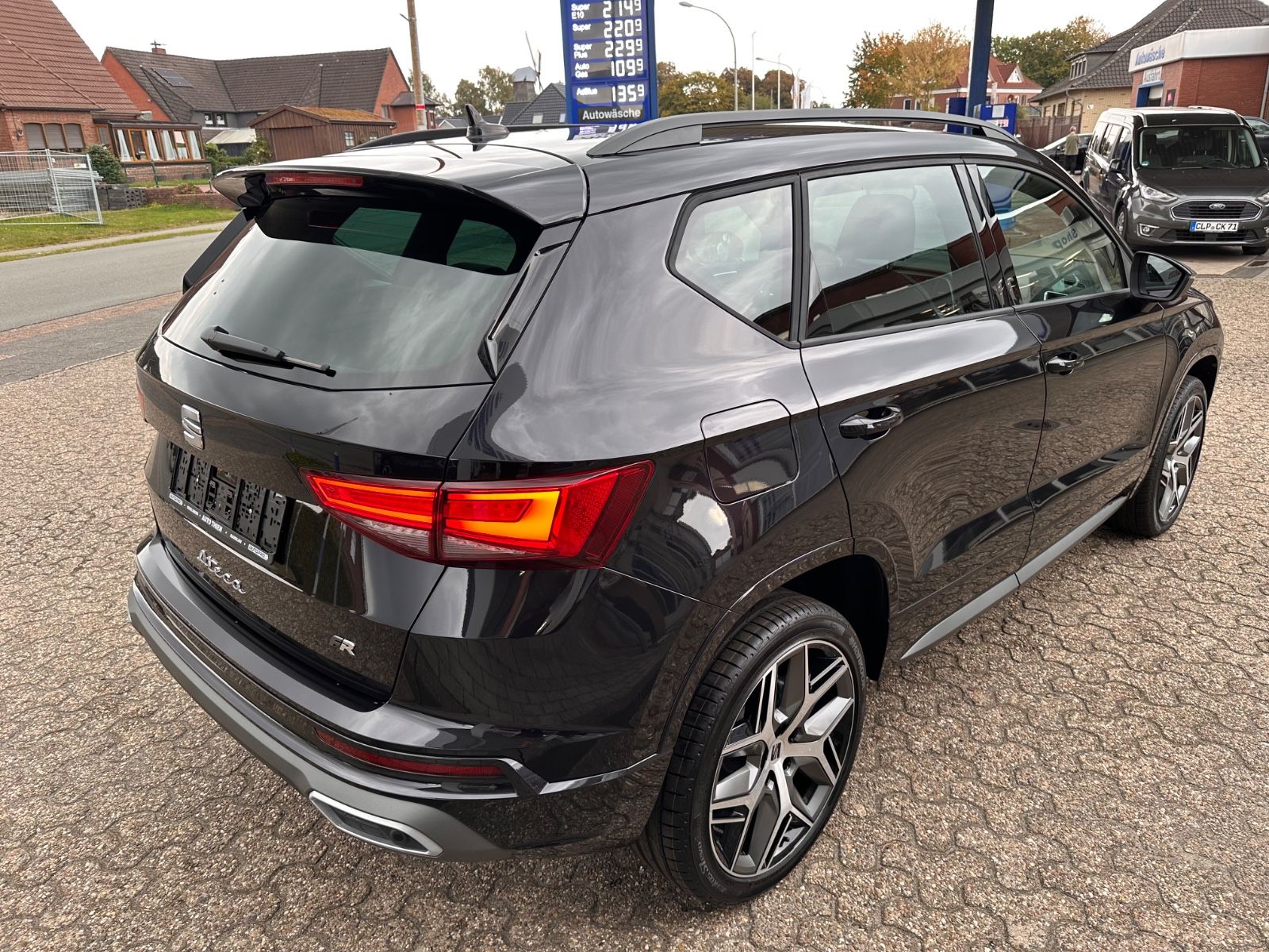 Fahrzeugabbildung SEAT Ateca FR 1.5 TSI DSG AHK/ACC/NAVI/LED/eHeck/SHZ