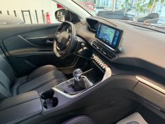 PEUGEOT 3008 Allure Facelift|LED|Navi|KeylessICarplay