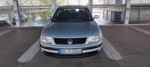 Volkswagen VW Passat 3b Limousine EZ 1997 2Hand