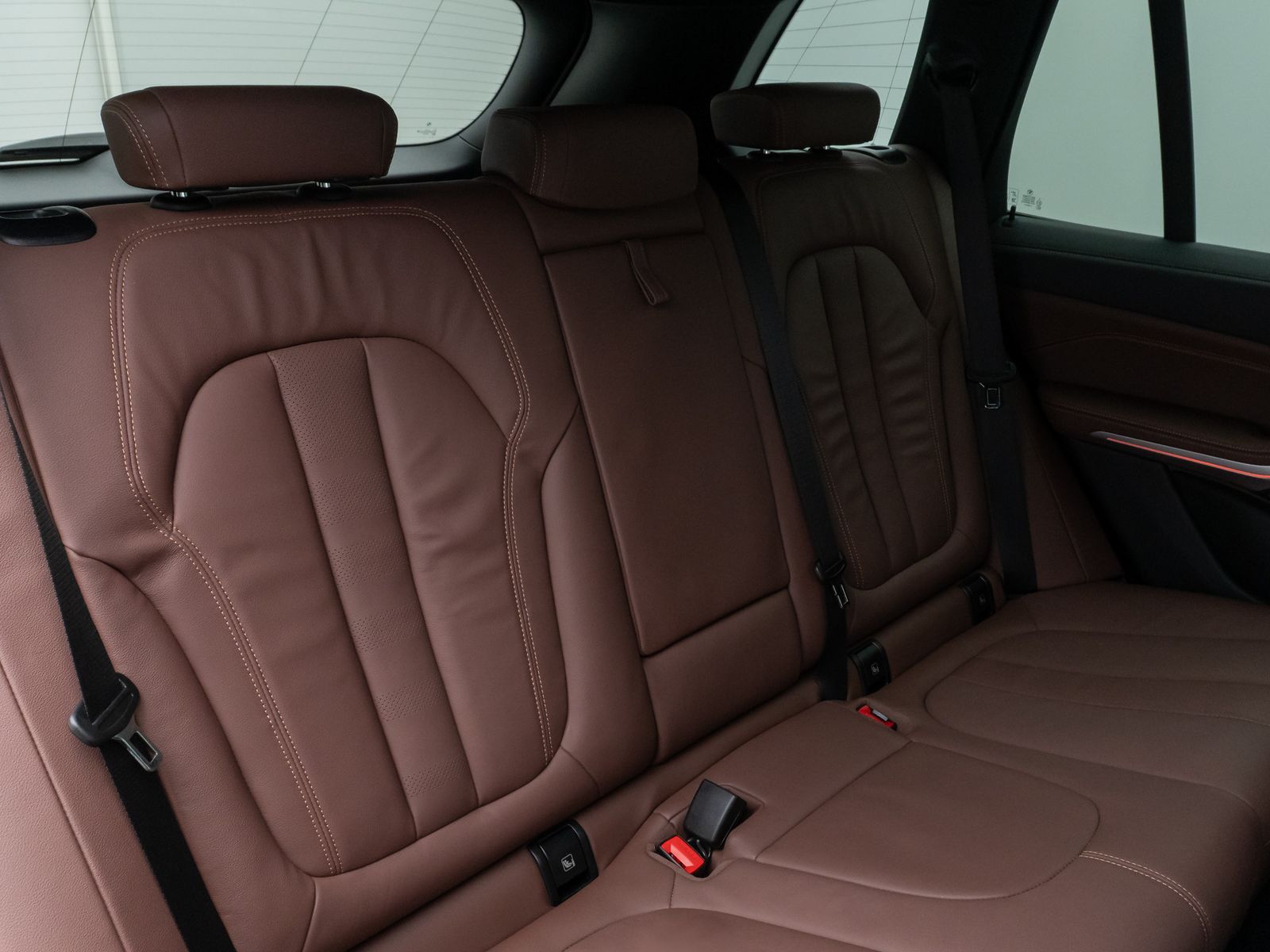 Fahrzeugabbildung BMW X5 xD45e M Sport Kamera Laser HUD DAB HiFi ACC