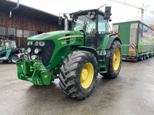 John Deere 7830