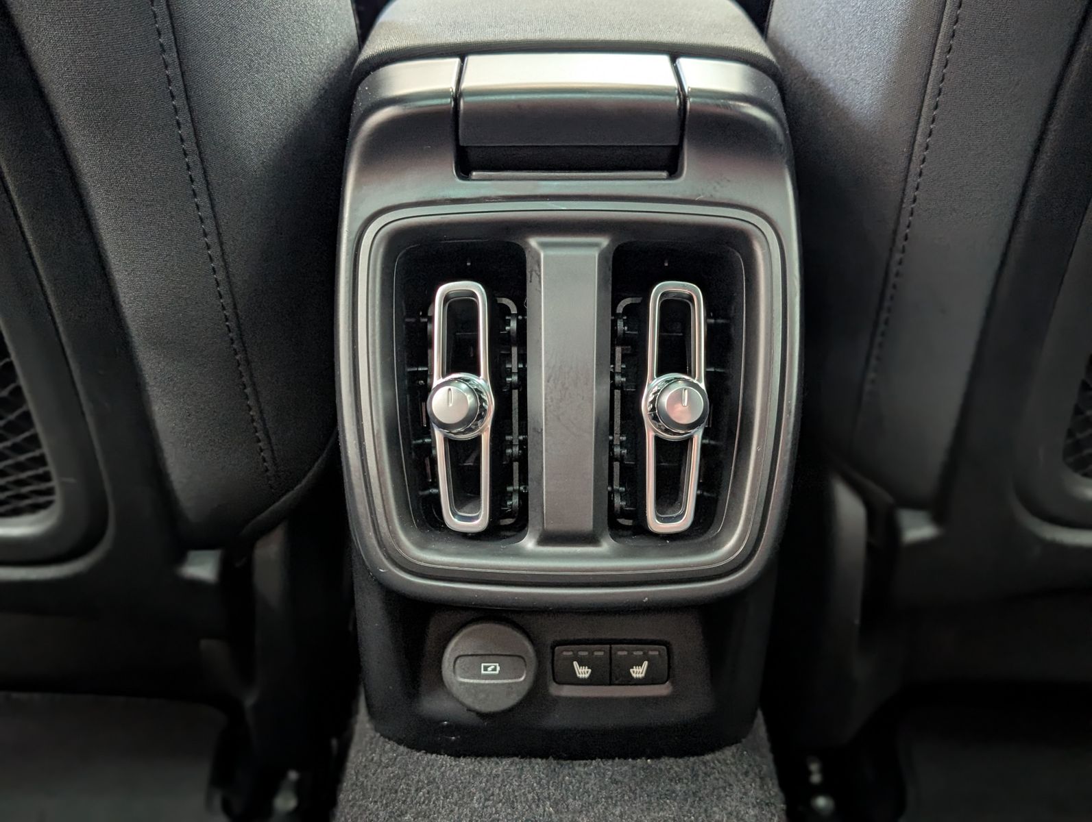 Fahrzeugabbildung Polestar 2 Long Range Dual PANO PLUS-PACK PIXEL H&K 78kWh