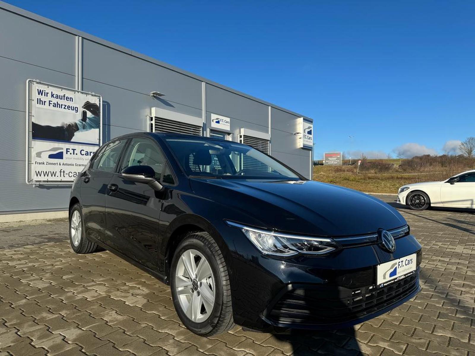 Volkswagen Golf VIII 1.0 eTSI Life DSG Navi/SHZ/Apple CarPl