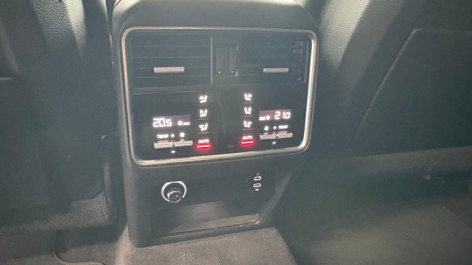 Fahrzeugabbildung Porsche Cayenne Coupe E-Hybrid/Platinum Edition